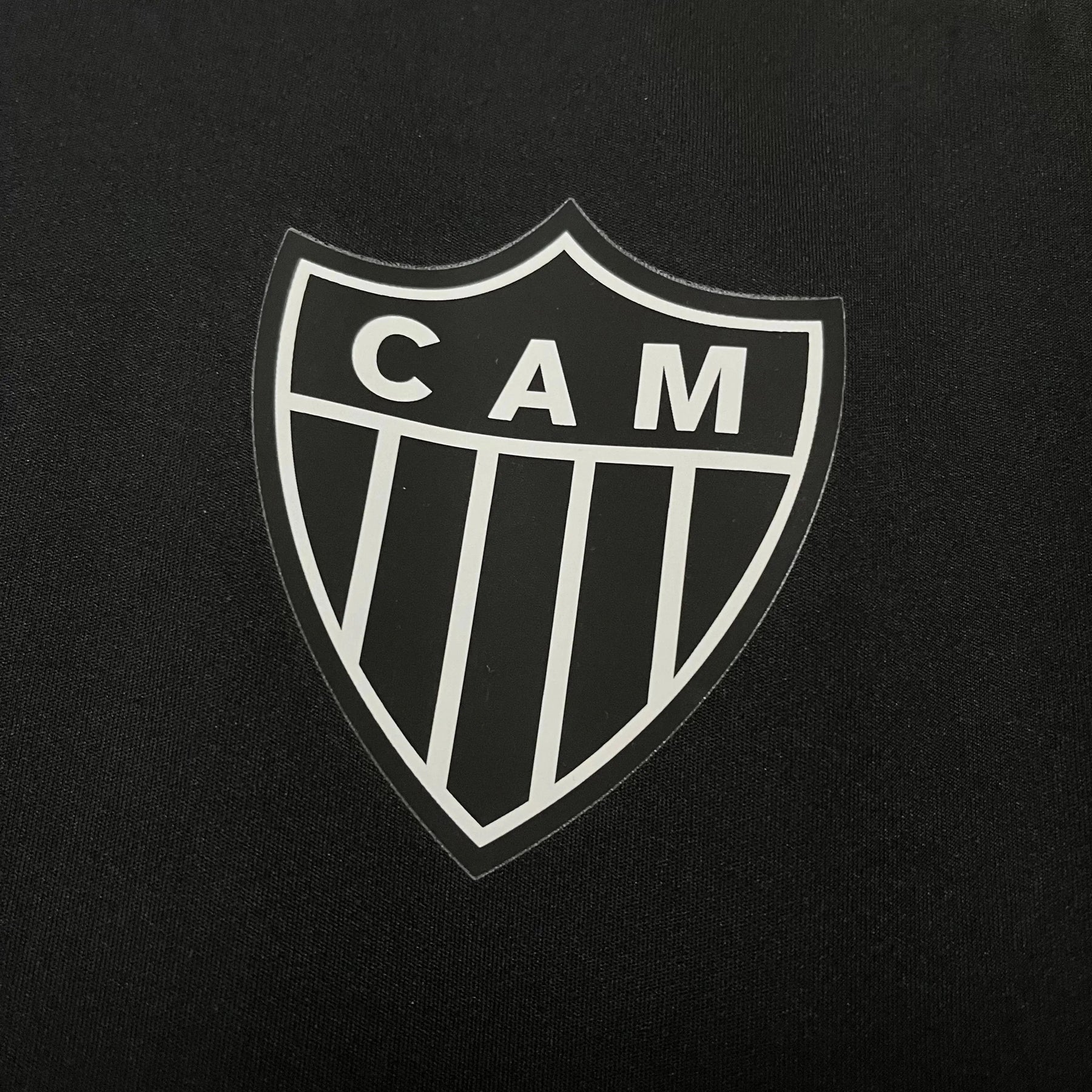 "Camisa Atlético Mineiro Treino 25/26 - Torcedor Masculina Preta + Patrocínios - Netmantos"