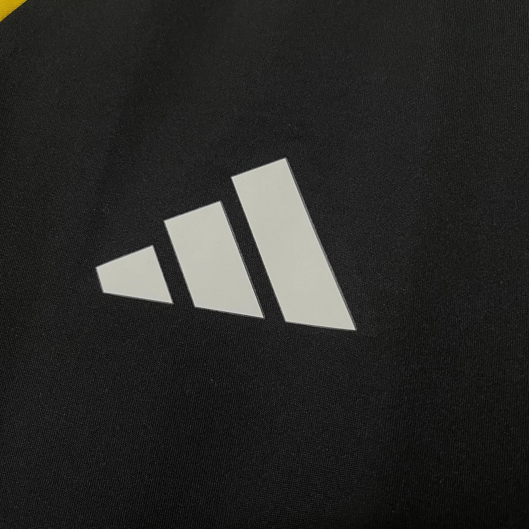 "Camisa Atlético Mineiro Treino 25/26 - Torcedor Masculina Preta + Patrocínios - Netmantos"