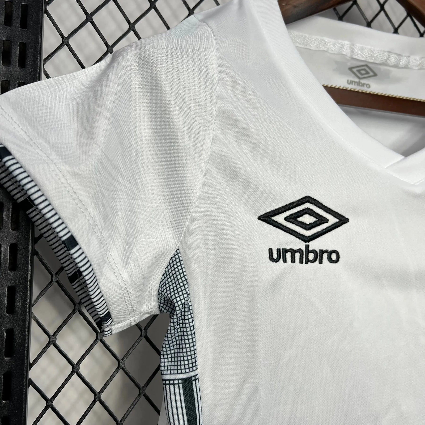 "Camisa Santista Home 24/25 - Torcedor Feminina Branca - Netmantos"