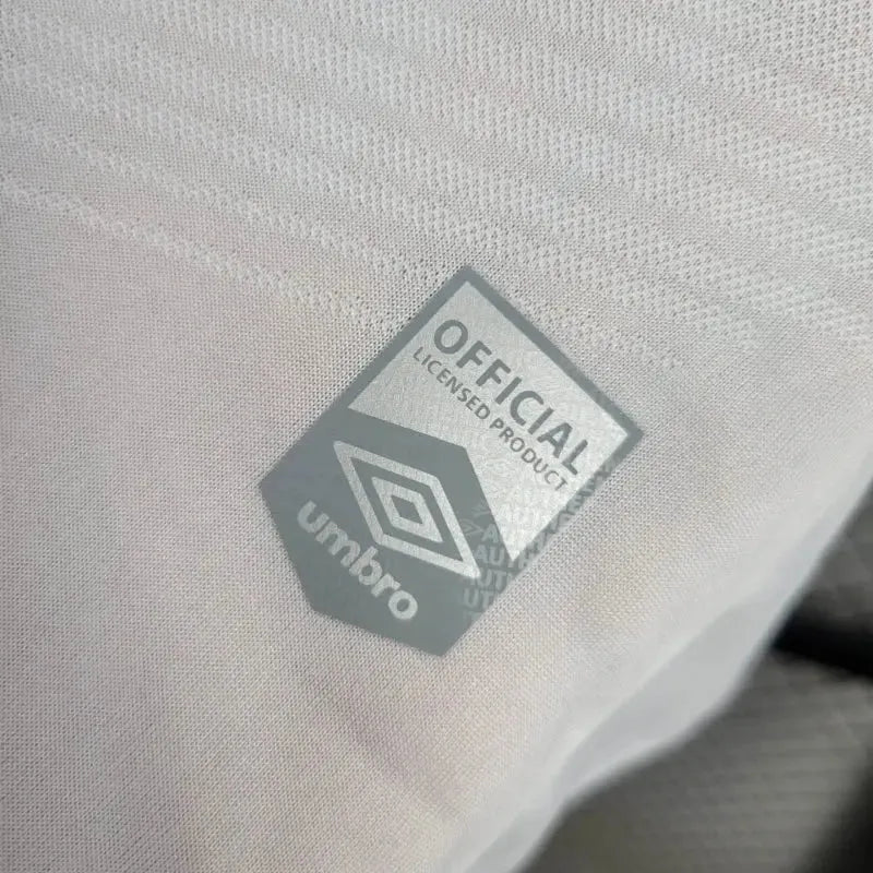 "Camisa Santista Home 24/25 - Torcedor Masculina Branca + Patrocínios - Netmantos"
