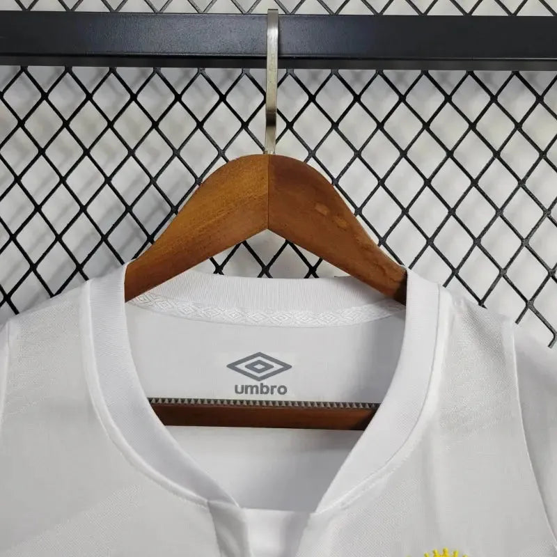 "Camisa Santista Home 24/25 - Torcedor Masculina Branca + Patrocínios - Netmantos"