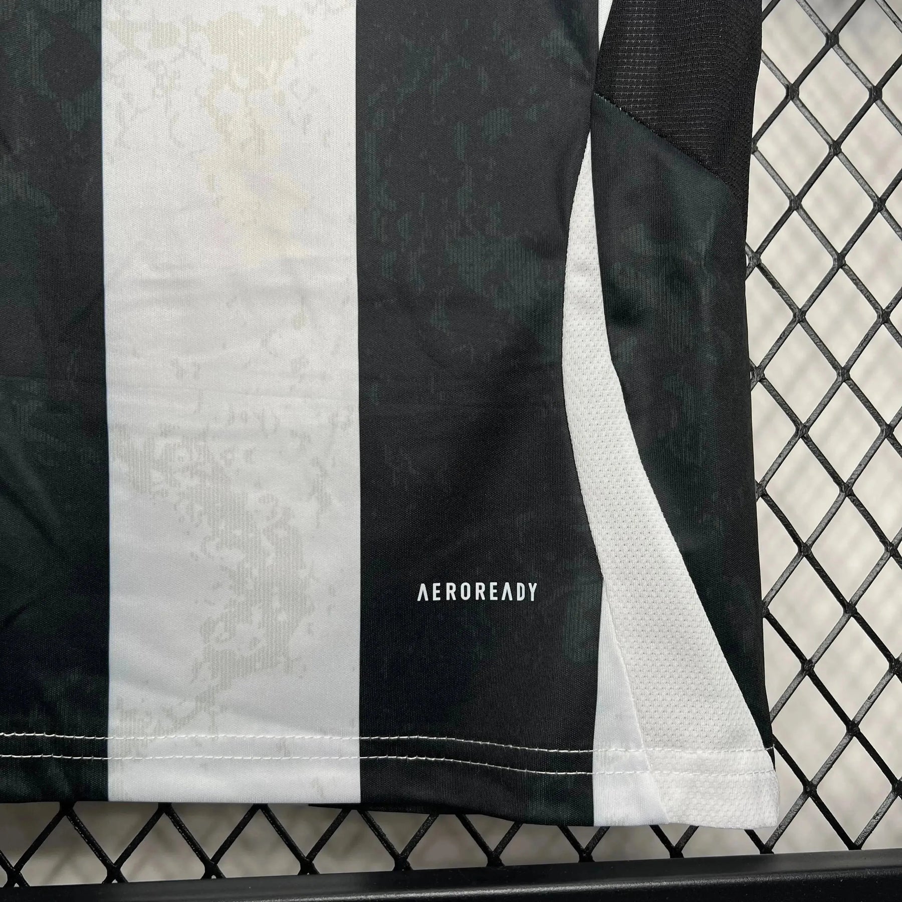 "Camisa Juventus Home 24/25 - Torcedor Infantil Preta e Branca - Netmantos"