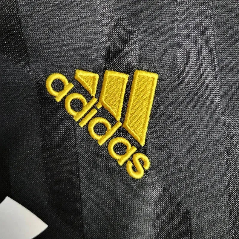 "Camisa Real Madrid Away Retrô 2011/12 - Torcedor Masculina Preta Manga Longa - Netmantos"