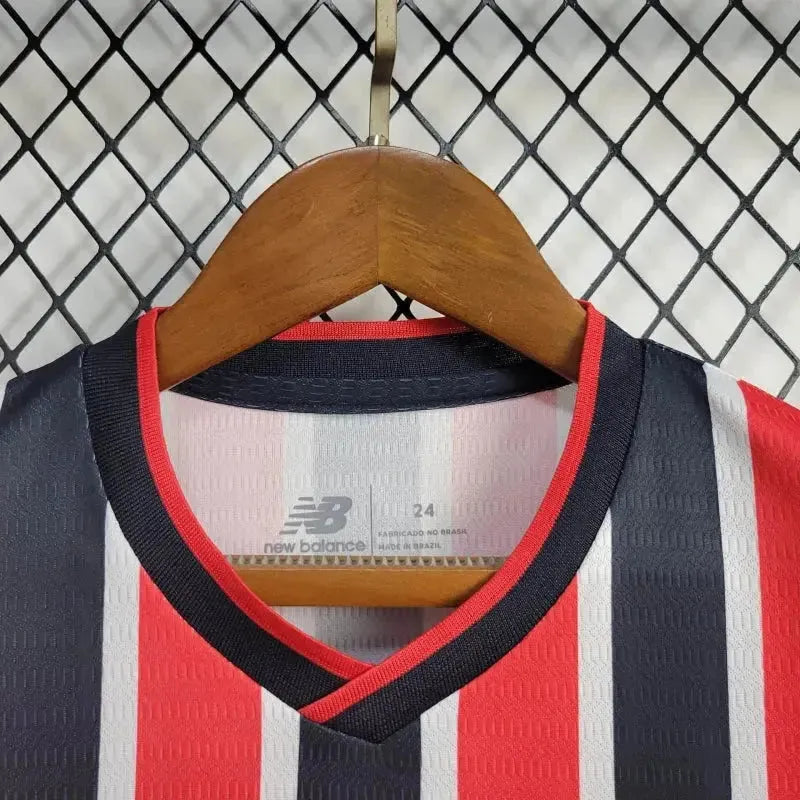 "Camisa São Paulo Away 24/25 - Torcedor Infantil Vermelha e Preta New Balance - Netmantos"