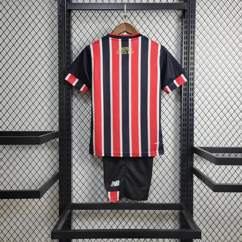 "Camisa São Paulo Away 24/25 - Torcedor Infantil Vermelha e Preta New Balance - Netmantos"