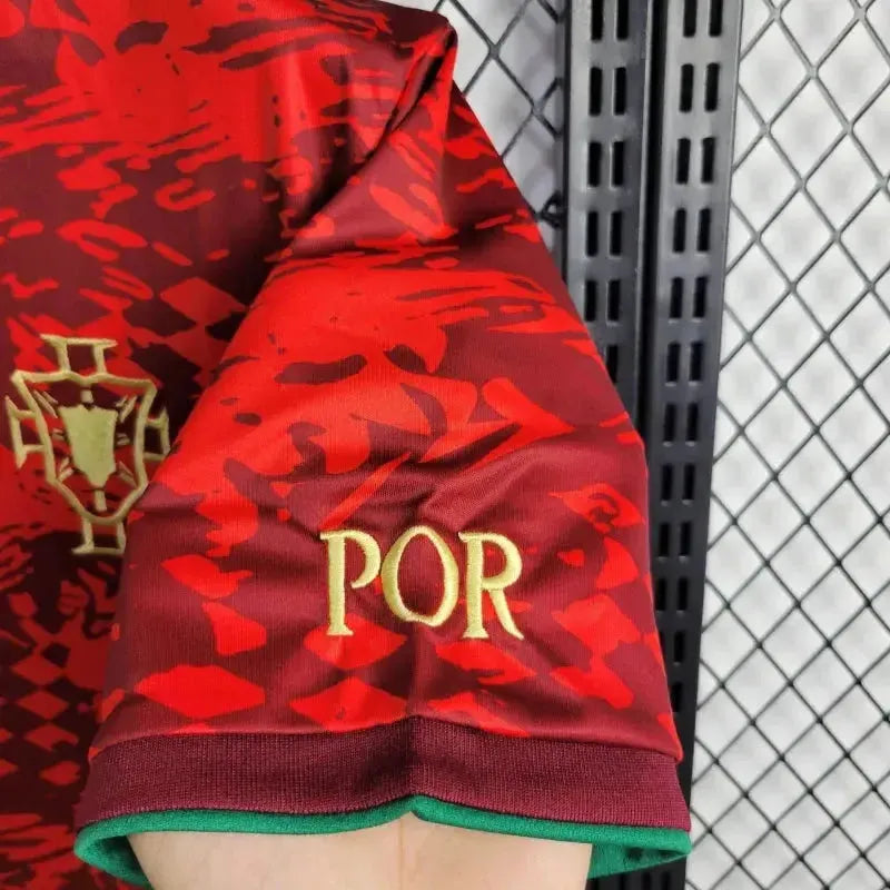 "Camisa Portugal “A Seleção” - Torcedor Masculina Vermelha Comma Football - Netmantos"