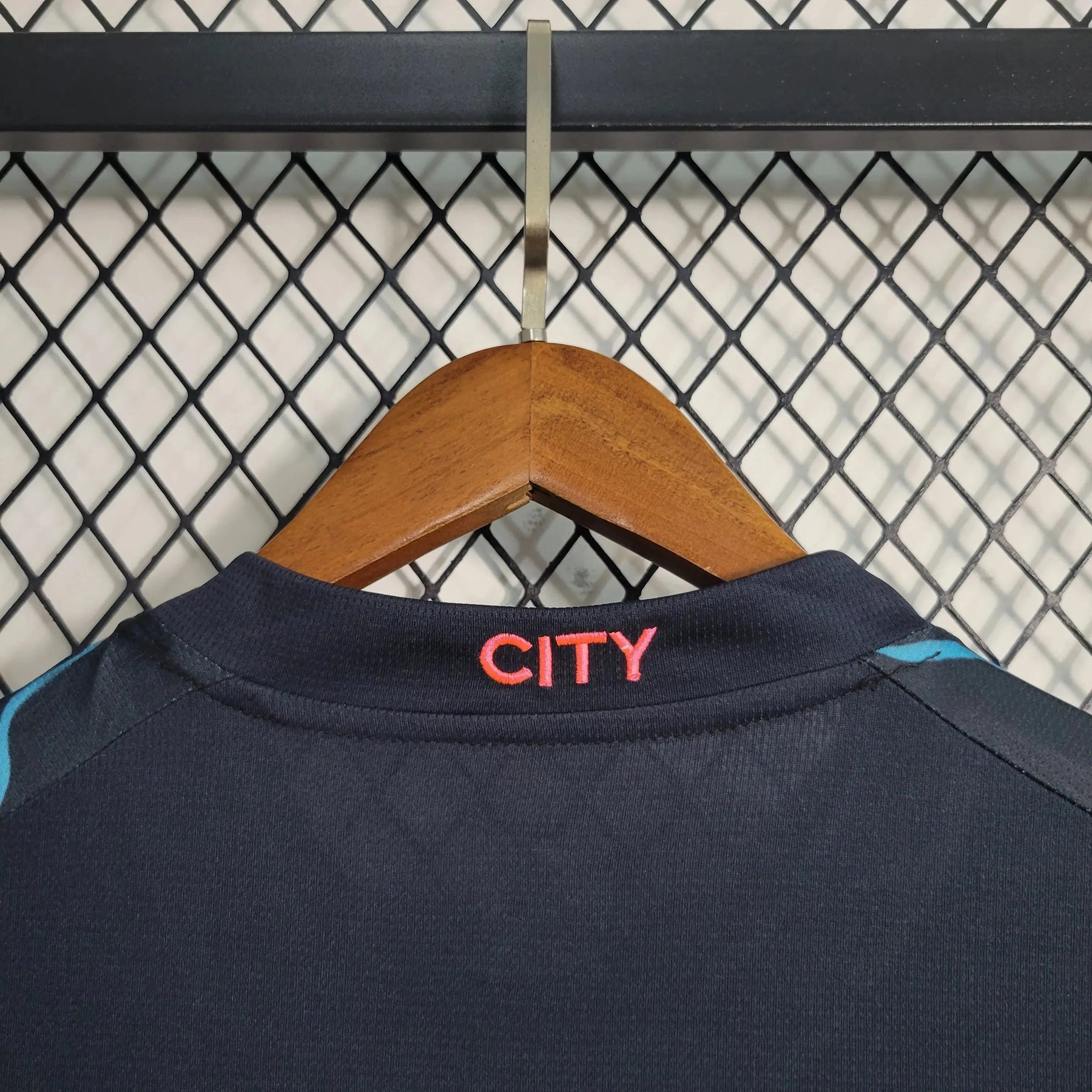 "Camisa Manchester City Away II 23/24 - Torcedor Masculina Preta e Azul - Netmantos"