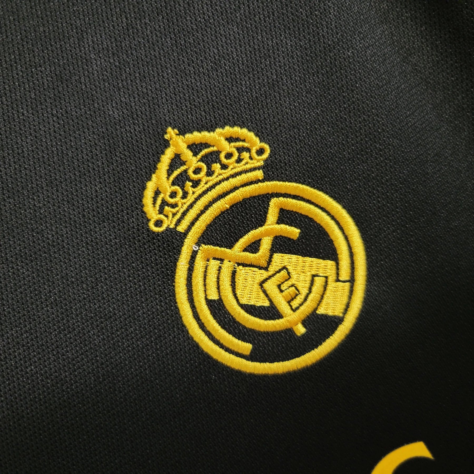 "Camisa Real Madrid Away II 23/24 - Torcedor Masculina Preta e Amarela - Netmantos"