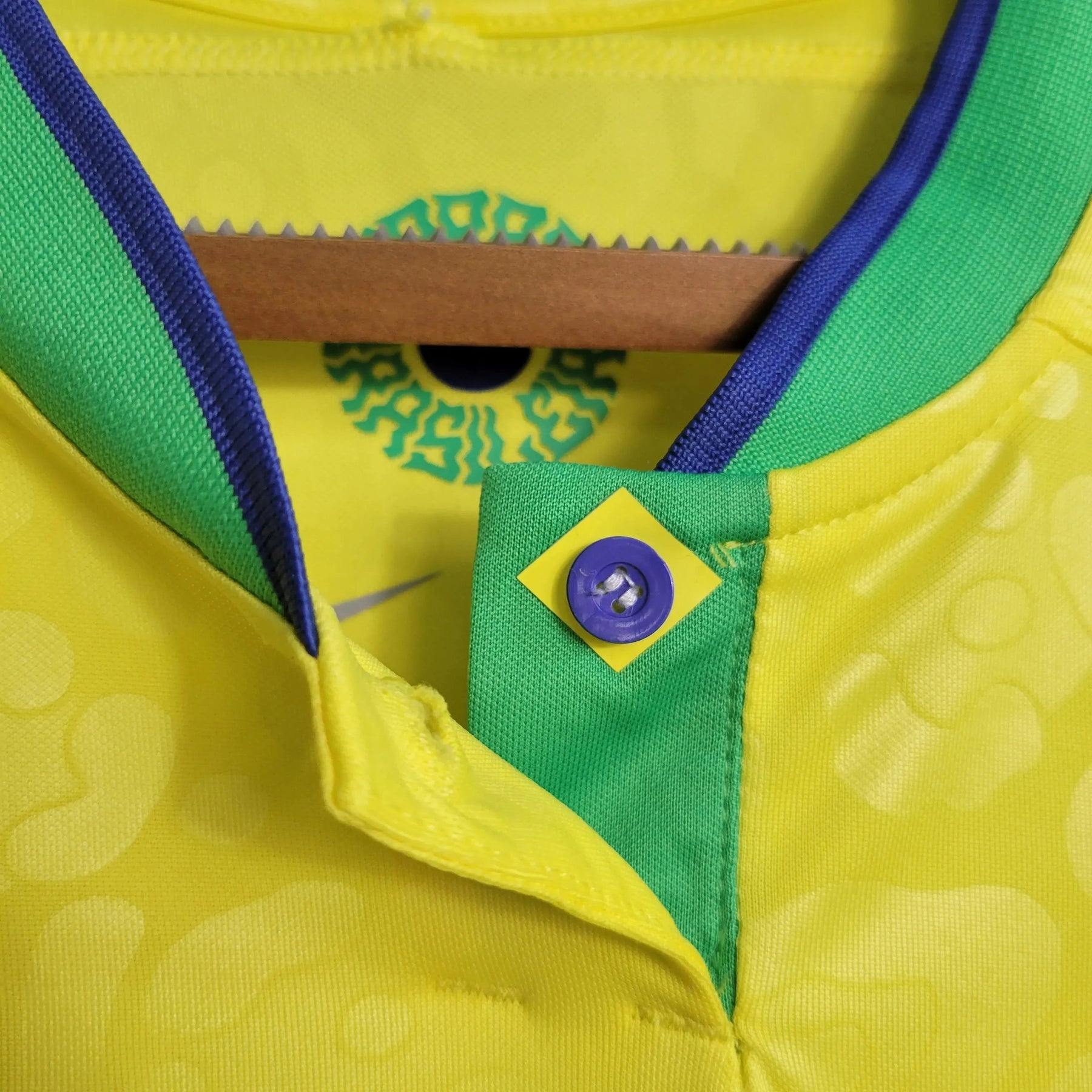 "Camisa Brasil Home 22/23 - Torcedor Feminina Amarela - Netmantos"