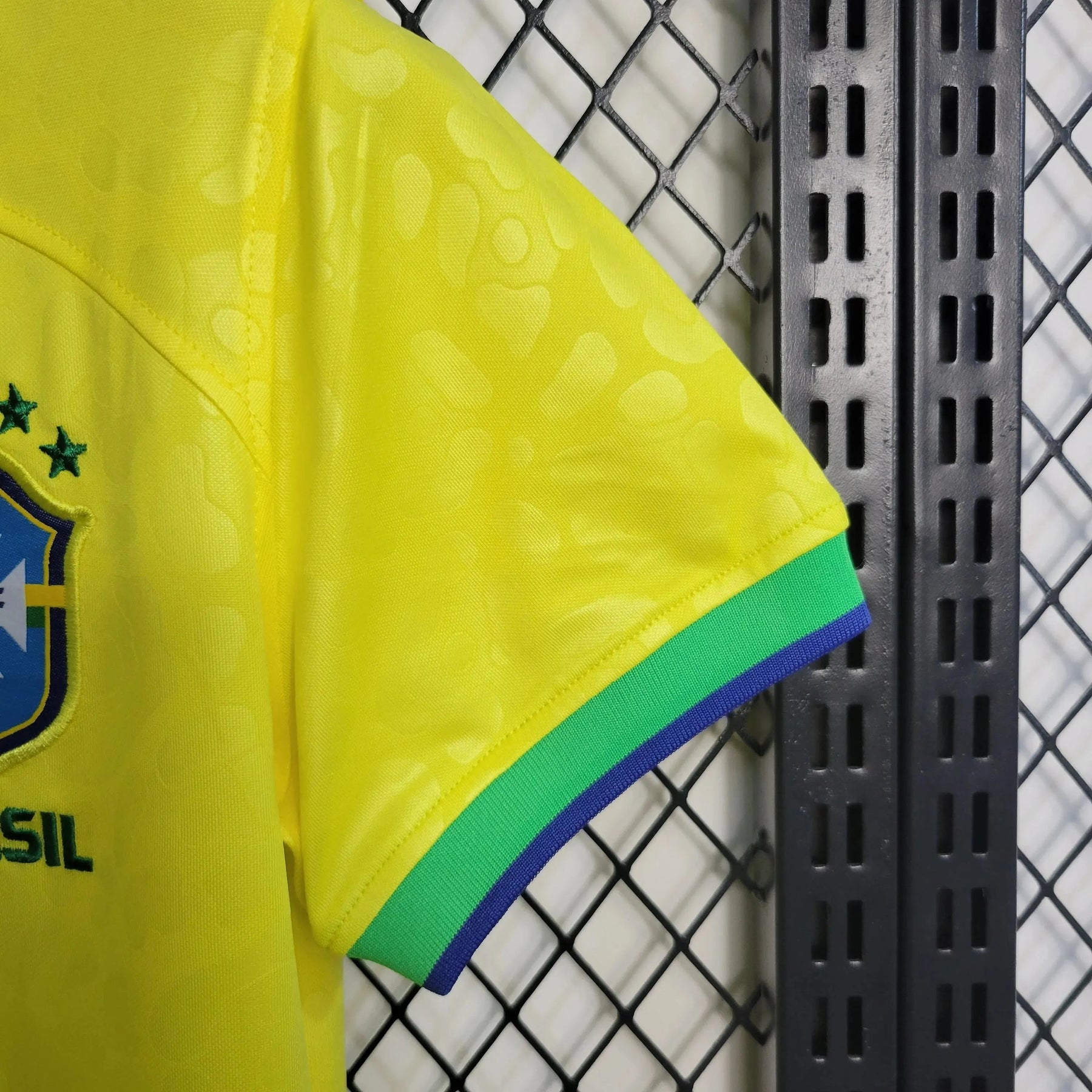 "Camisa Brasil Home 22/23 - Torcedor Feminina Amarela - Netmantos"