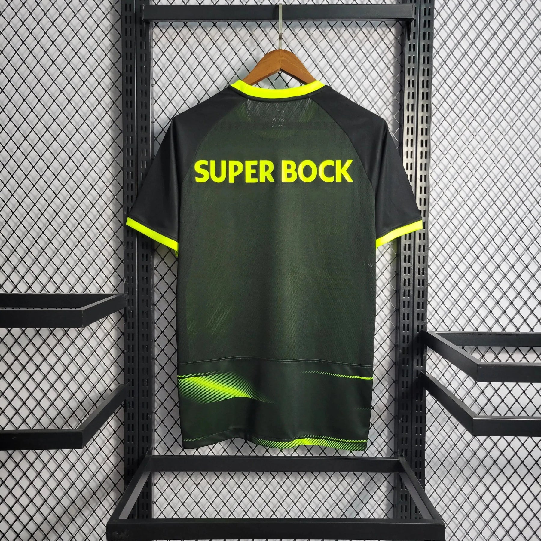 "Camisa Sporting Away 22/23 - Torcedor Masculina Preta e Verde - Netmantos"