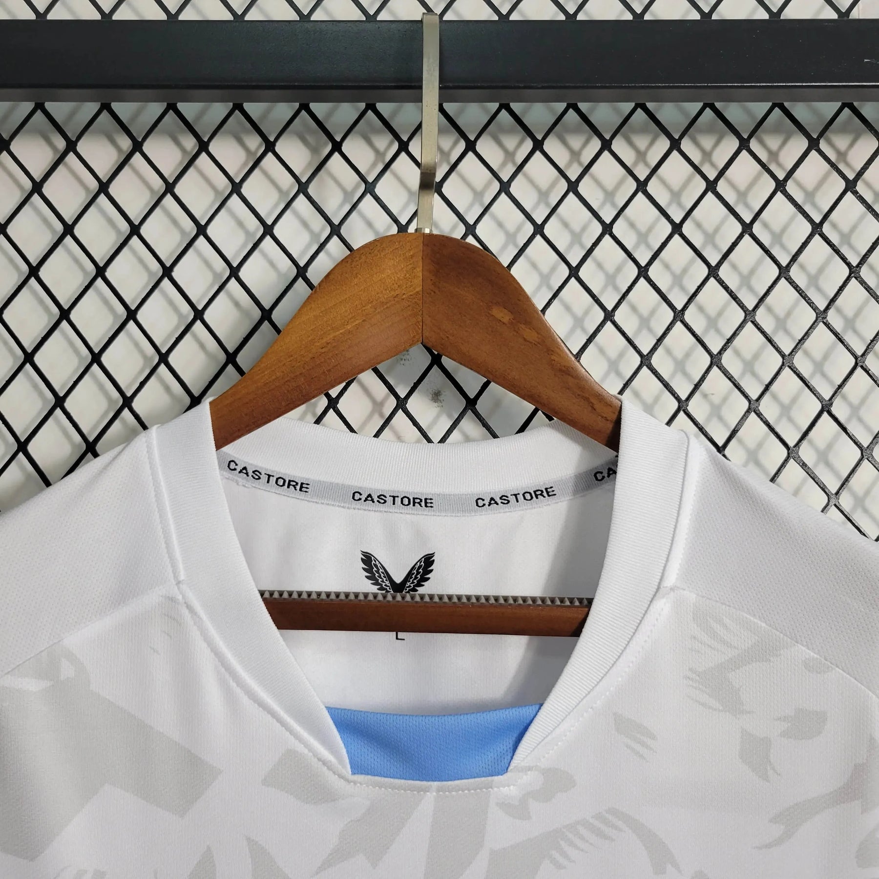 Camisa Aston Away 23/24 - Torcedor Masculina Branca - Netmantos