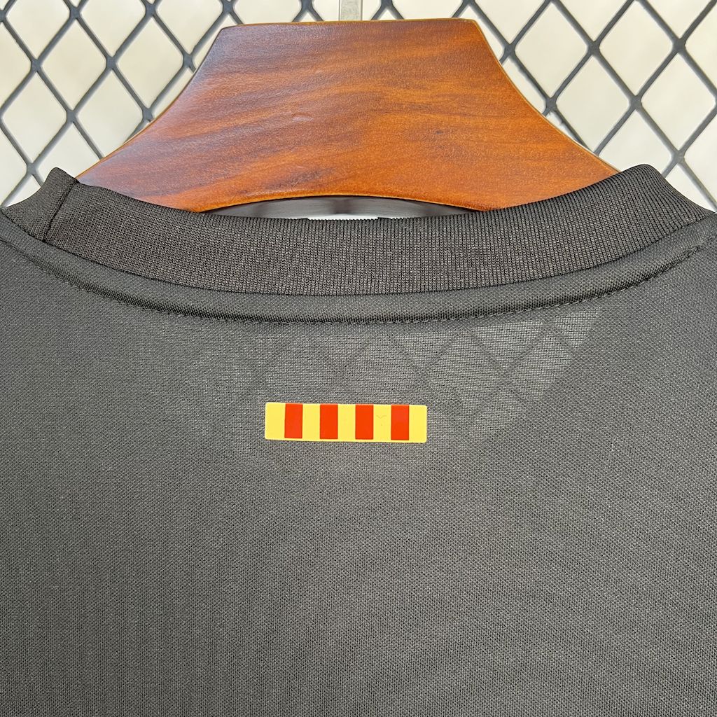 Camisa Barcelona Edição Especial 25/26 - Torcedor Masculina Preta e Roxa