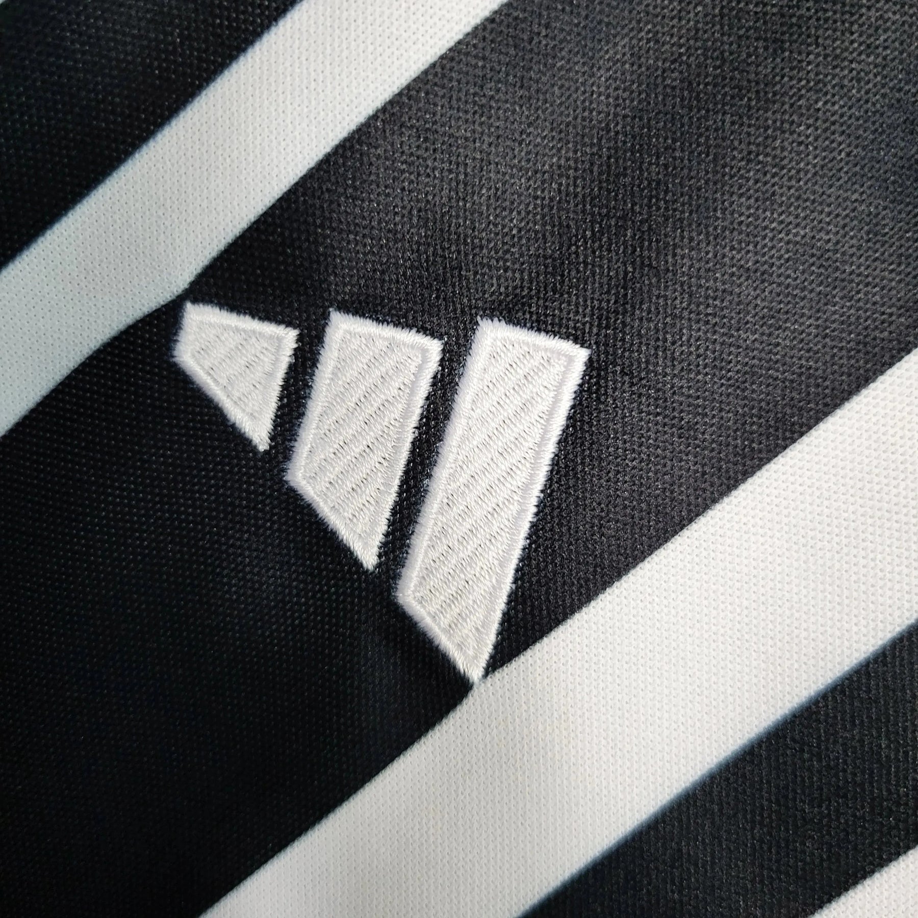 Camisa Atlético Mineiro Home 23/24 - Torcedor Feminina Preta e Branca - Netmantos