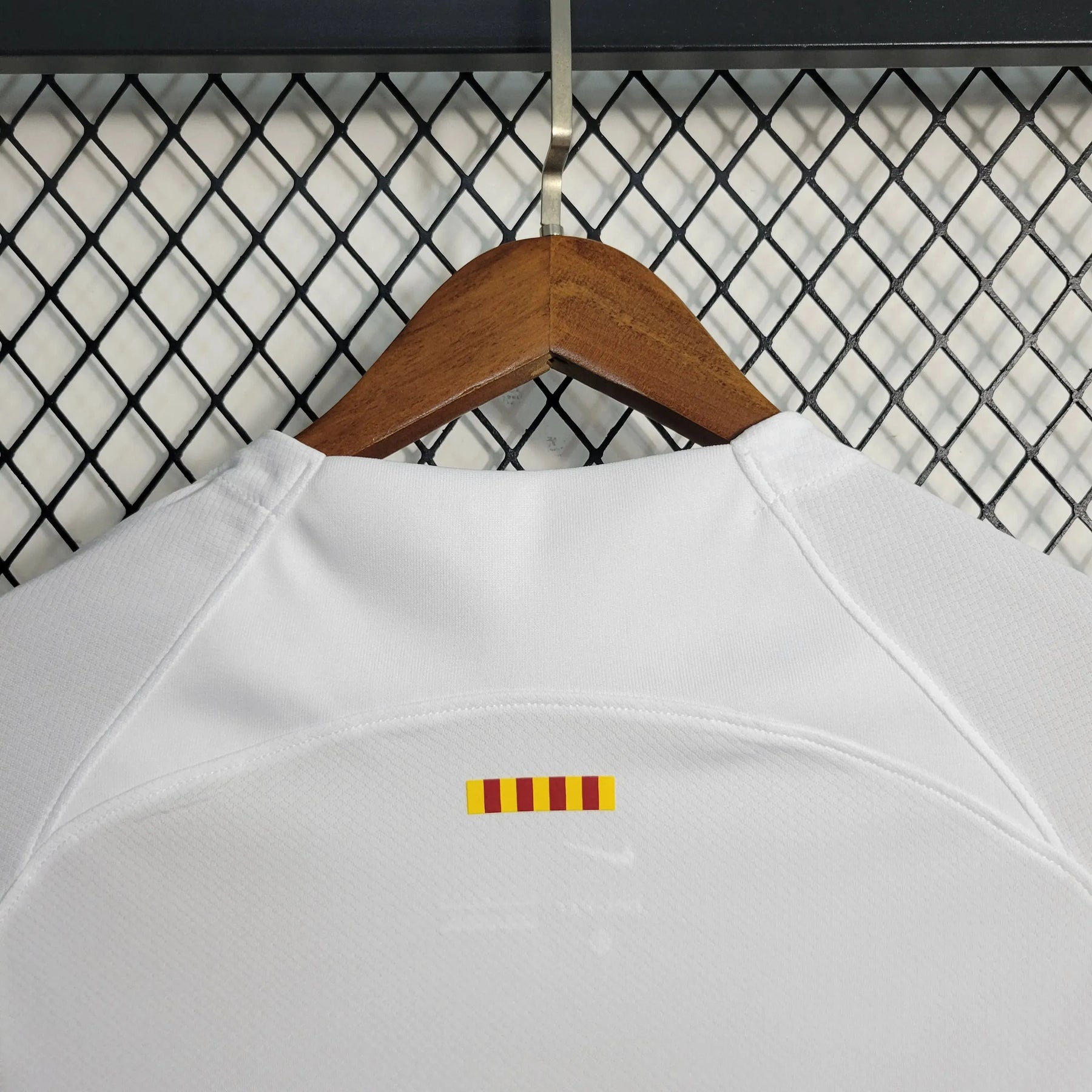 Camisa Barcelona Away 23/24 - Torcedor Masculina Branca - Netmantos