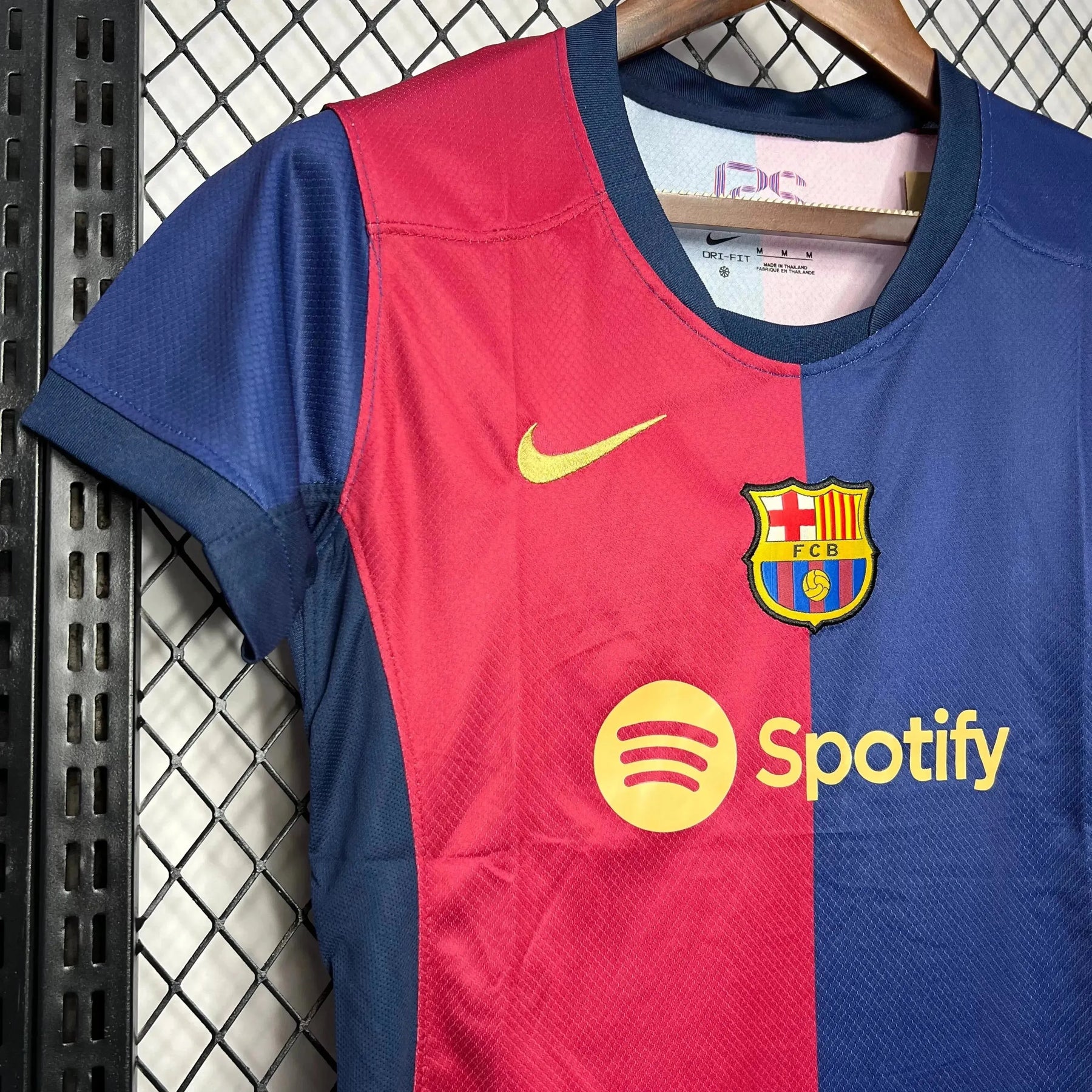 Camisa Barcelona Home 24/25- Torcedor Feminina - Netmantos