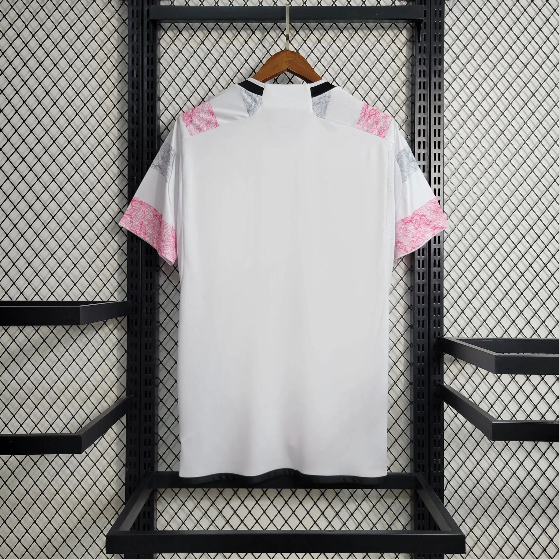 Camisa Juventus Away 23/24 - Torcedor Masculina Branca e Rosa - Netmantos