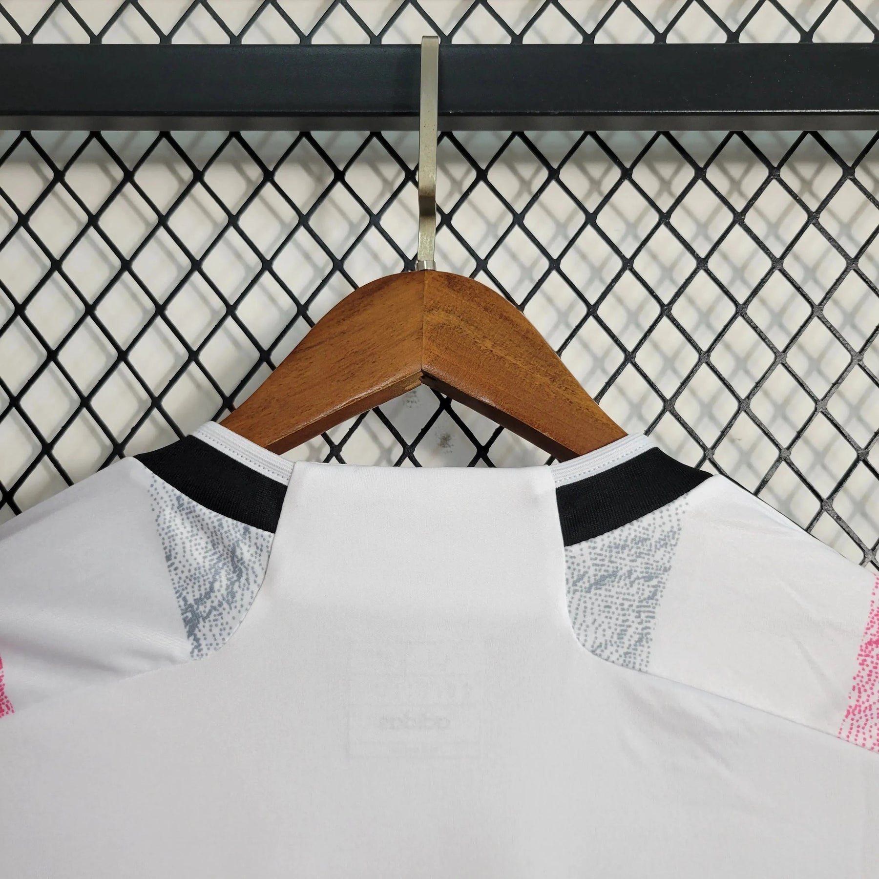 Camisa Juventus Away 23/24 - Torcedor Masculina Branca e Rosa - Netmantos