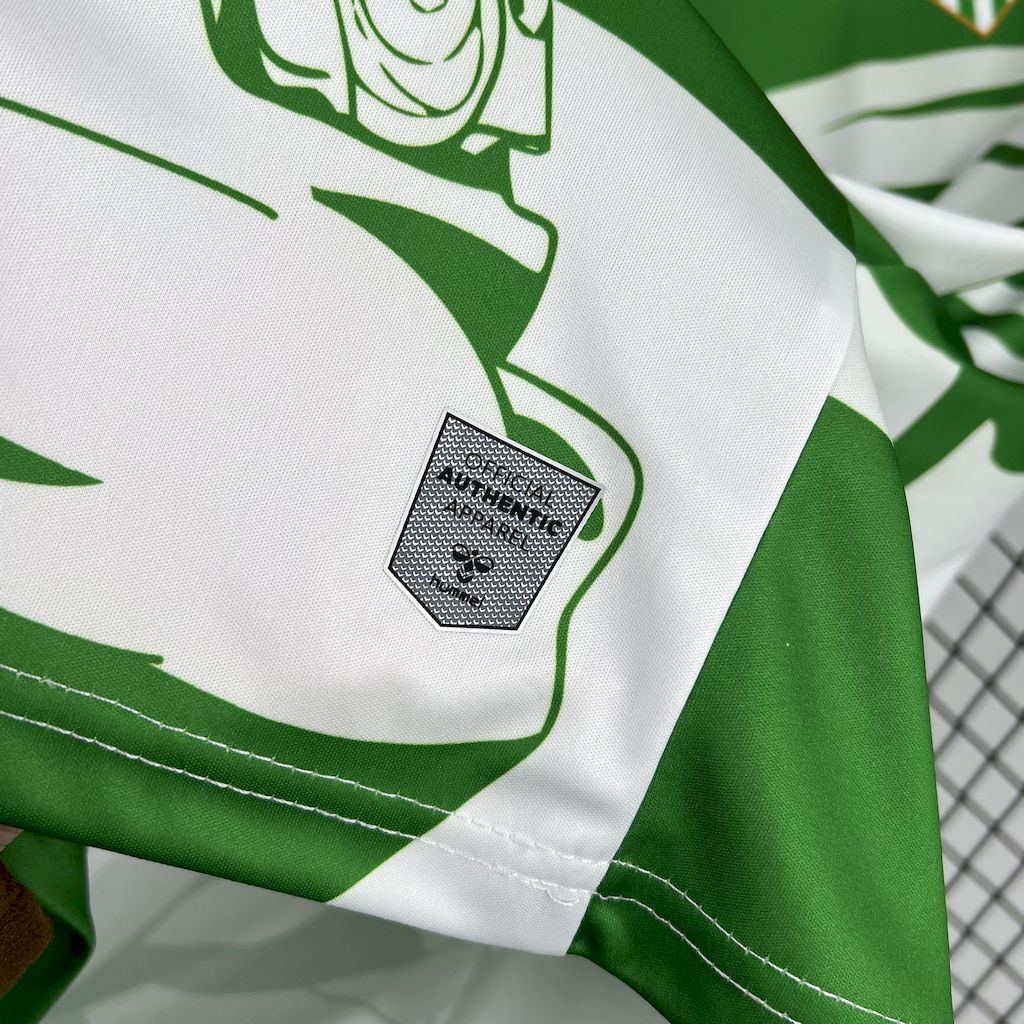 Camisa Real Betis Naruto 25/26 - Torcedor Masculina Branca e Verde - Netmantos