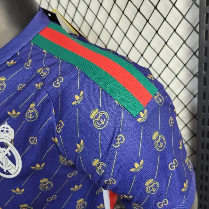 Camisa Real Madrid Edição Especial Gucci 24/25 - Jogador Masculina Roxa - Netmantos