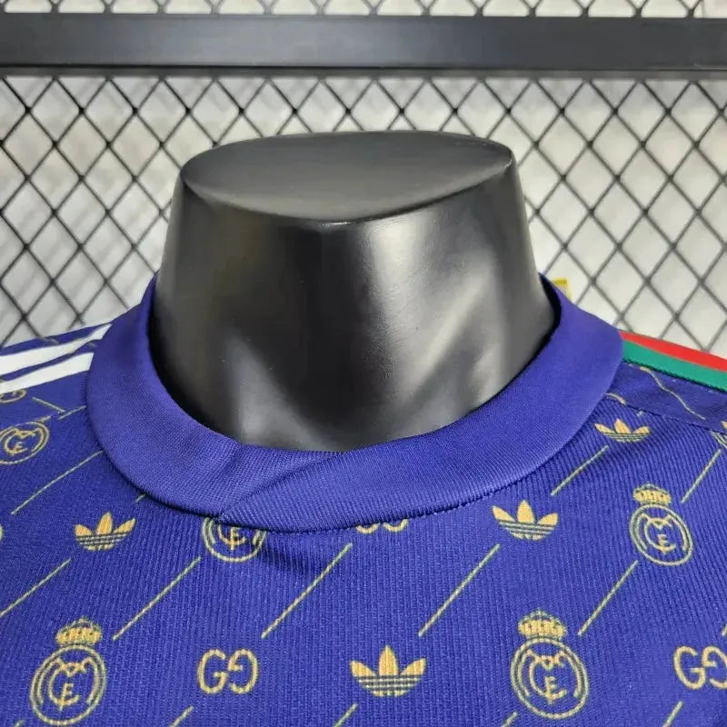 Camisa Real Madrid Edição Especial Gucci 24/25 - Jogador Masculina Roxa - Netmantos