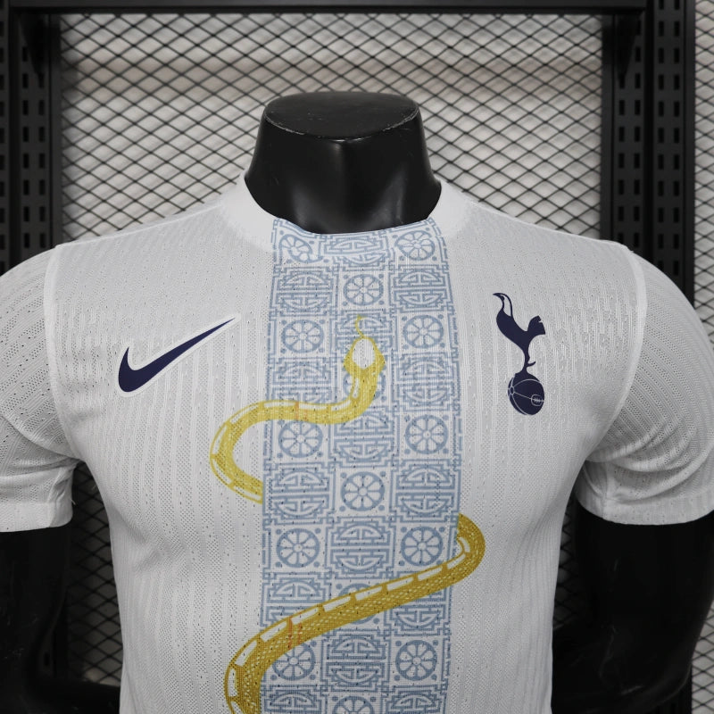 Camisa Tottenham Cobra Dourada 25/26 - Jogador Masculina Branca - Netmantos