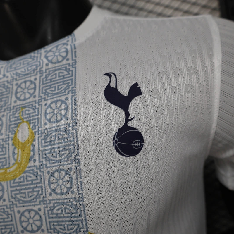 Camisa Tottenham Cobra Dourada 25/26 - Jogador Masculina Branca - Netmantos