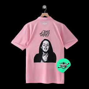 "Camisa Santista X Lana Del Rey - Torcedor Unissex Rosa - Netmantos"