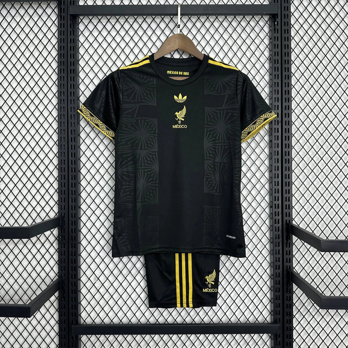"Camisa México Gold 25/26 - Torcedor Infantil Preta e Dourada - Netmantos"