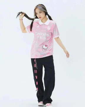 "Camisa Real Madrid Hello Kitty Dragão Chinês 24/25 - Torcedor Masculina Rosa - Netmantos"