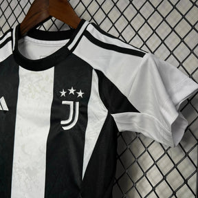 "Camisa Juventus Home 24/25 - Torcedor Infantil Preta e Branca - Netmantos"