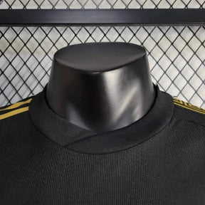 "Camisa Arsenal VERSACE 24/25 - Jogador Masculina Preta - Netmantos"