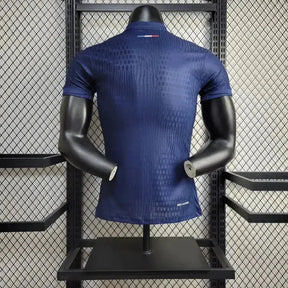 "Camisa PSG Home 24/25 - Jogador Masculina Azul e Vermelha - Netmantos"