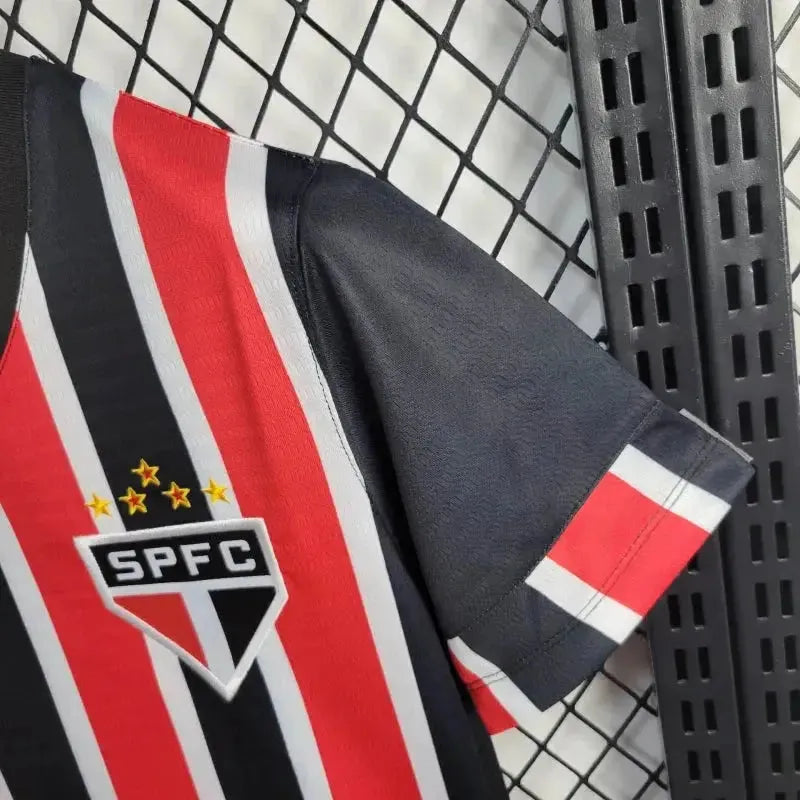 "Camisa São Paulo Away 24/25 - Torcedor Feminina Vermelha e Preta New Balance - Netmantos"