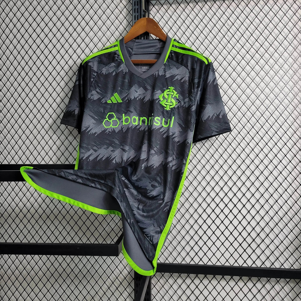 "Camisa Sport Club Internacional Third 23/24 - Torcedor Masculina Verde e Preta - Netmantos"