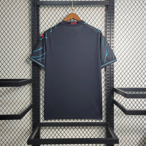 "Camisa Manchester City Away II 23/24 - Torcedor Masculina Preta e Azul - Netmantos"