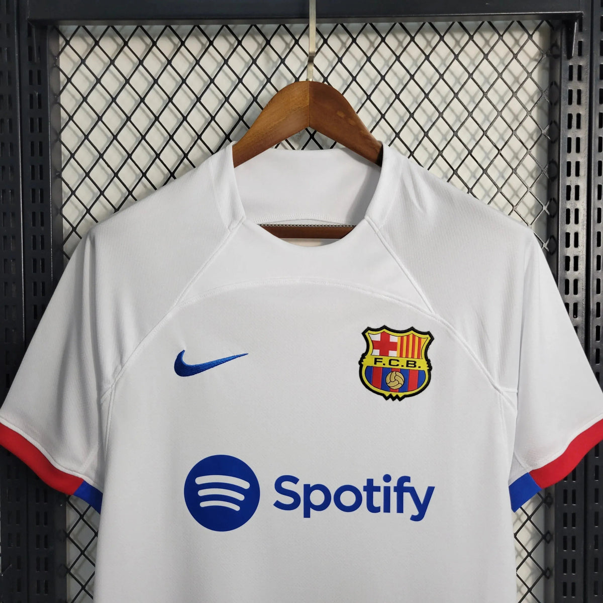 "Camisa Barcelona Away 23/24 - Torcedor Masculina Branca - Netmantos"