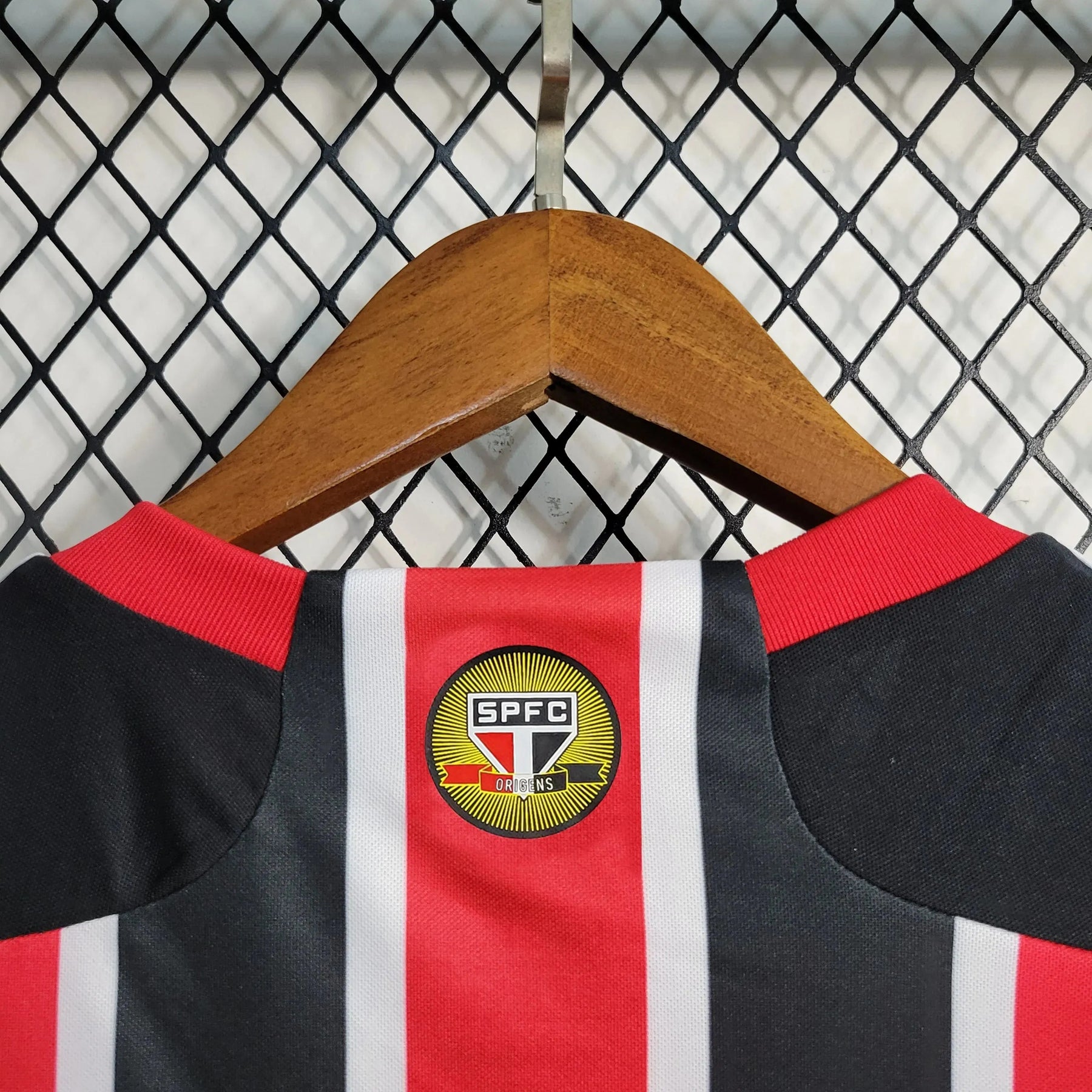 "Camisa São Paulo Away 23/24 - Torcedor Masculina Preto e Vermelho - Netmantos"