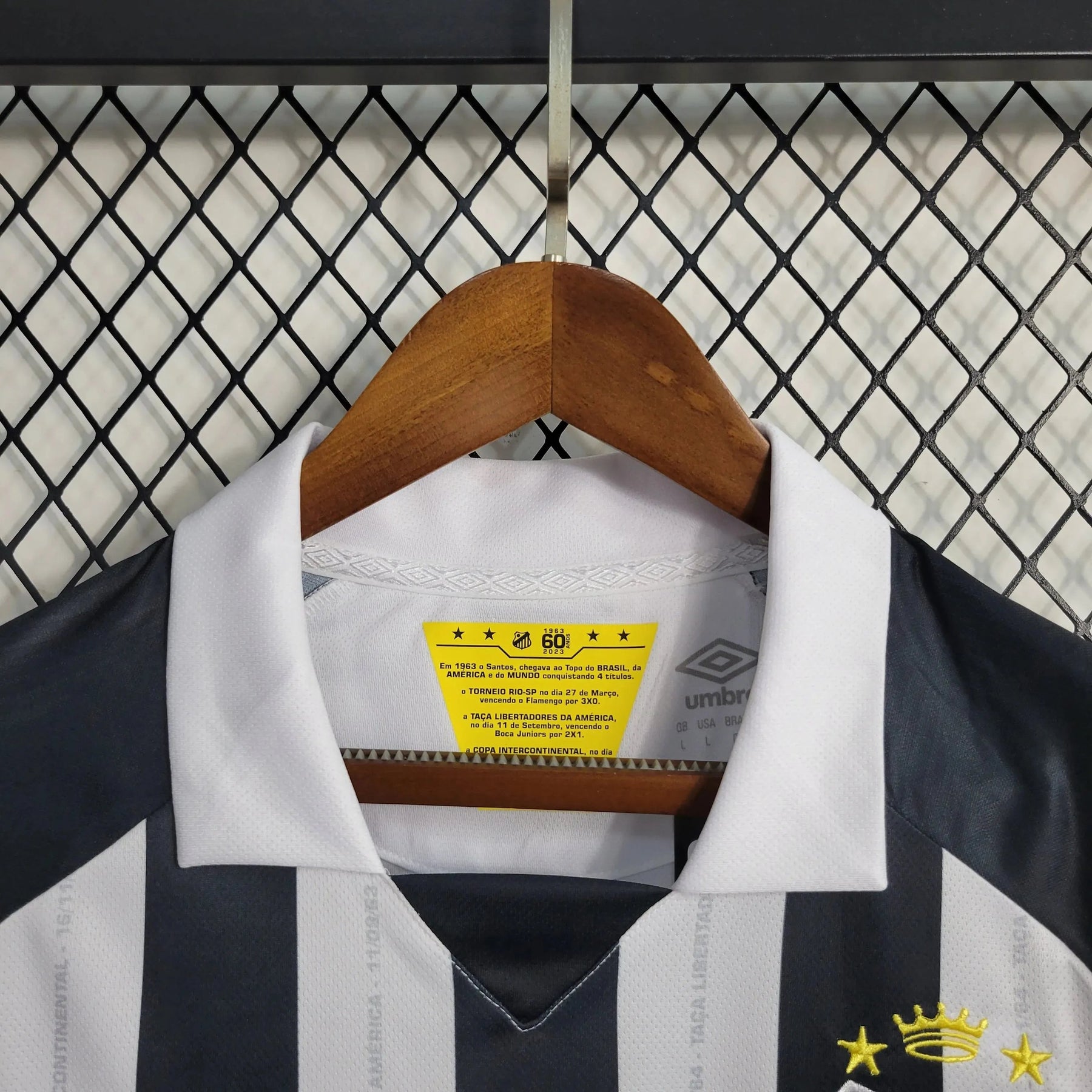 "Camisa Santista Away 23/24 - Torcedor Masculina Preta e Branca - Netmantos"