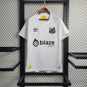 "Camisa Santista Home 23/24 - Torcedor Masculina Branca + Logo Blaze - Netmantos"