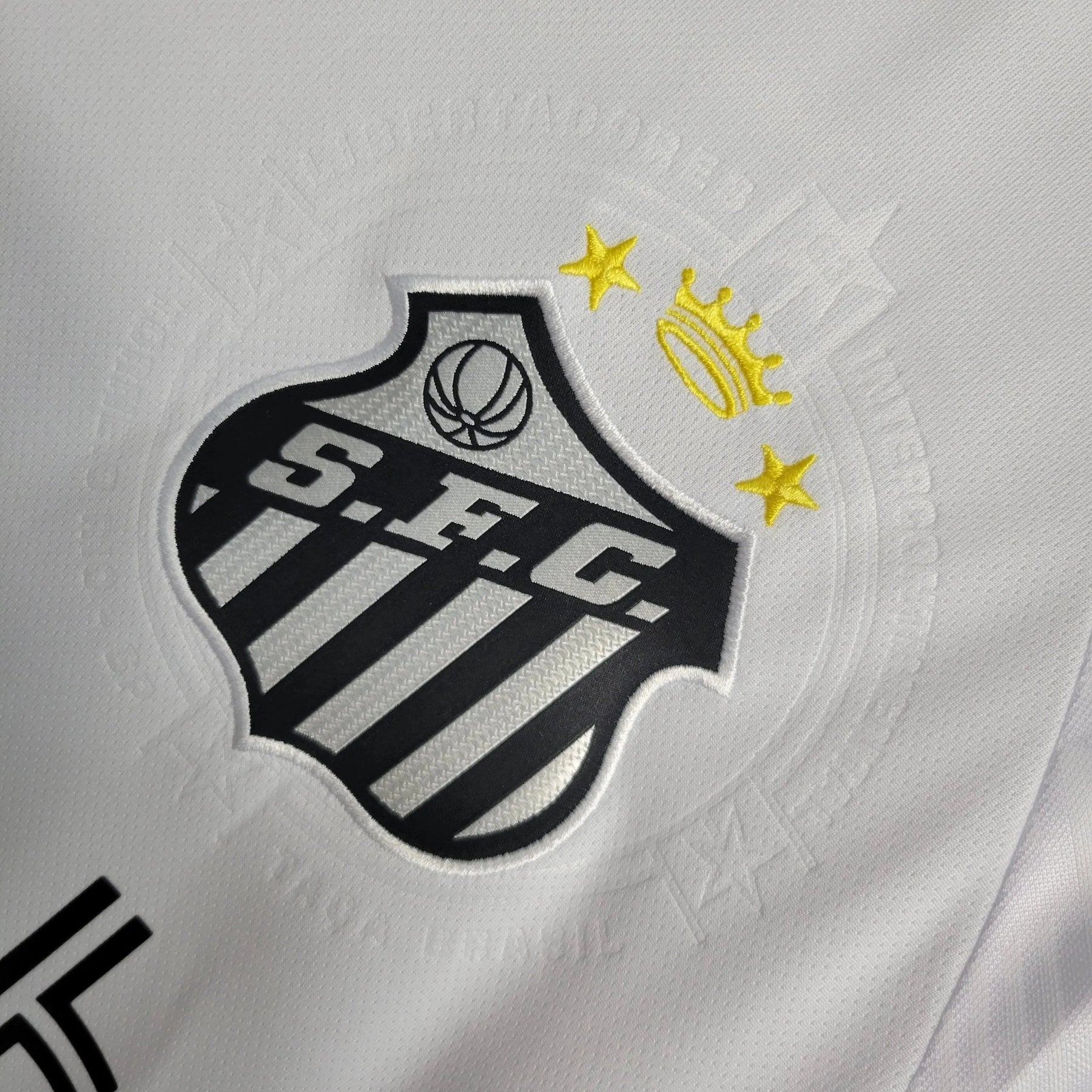 "Camisa Santista Home 23/24 - Torcedor Masculina Branca + Logo Blaze - Netmantos"