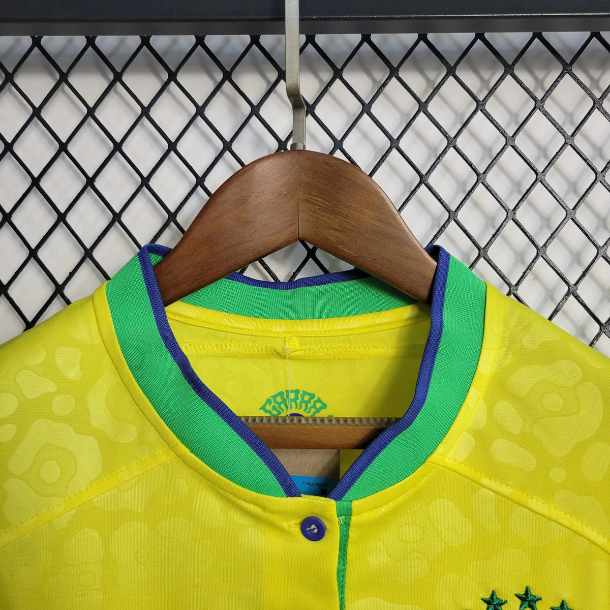 "Camisa Brasil Home 22/23 - Torcedor Feminina Amarela - Netmantos"