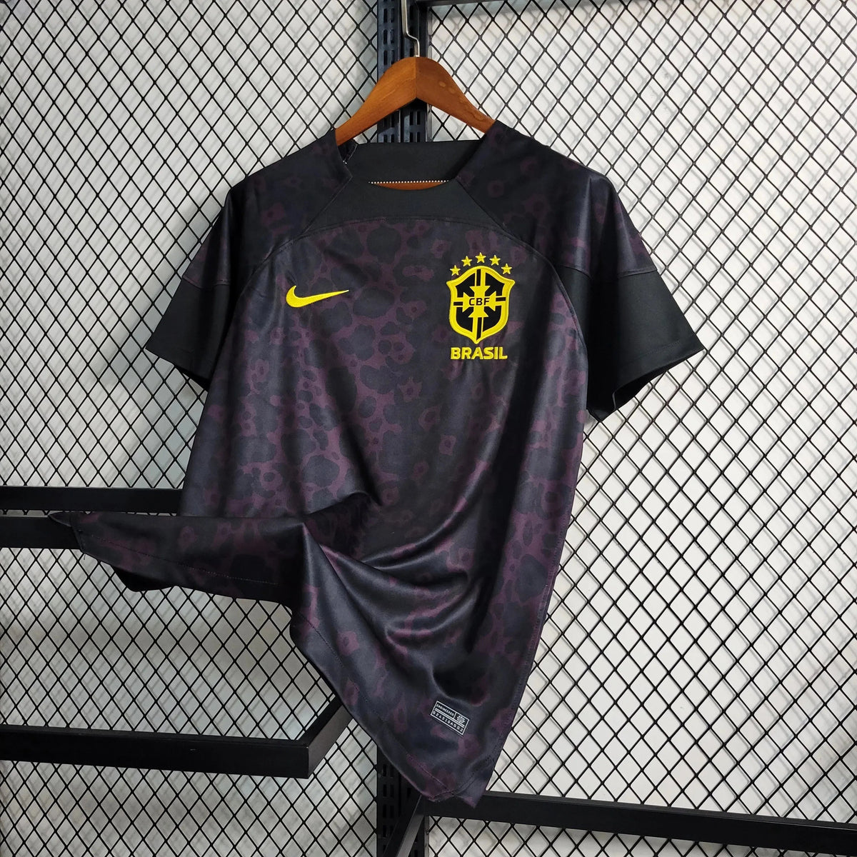 "Camisa Brasil Goleiro 22/23 - Torcedor Masculina Preta - Netmantos"