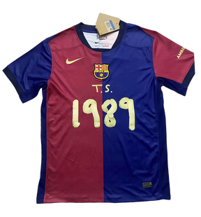 Camisa Barcelona X Taylor Swift 24/25 - Torcedor Masculina Azul e Vermelha