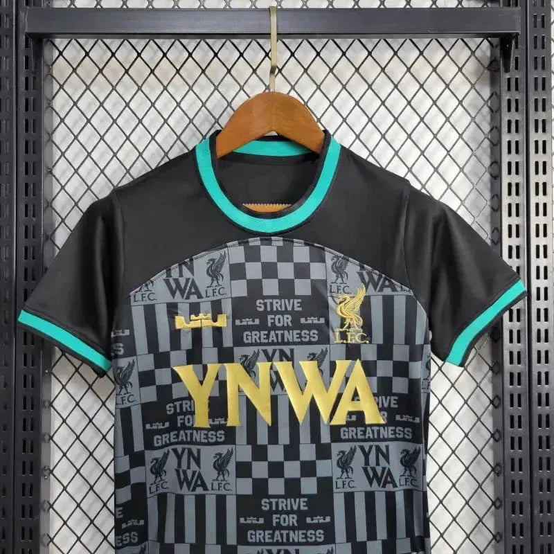 Camisa Liverpool x Lebron James 24/25 - Torcedor Infantil Preta e Dourada - Netmantos