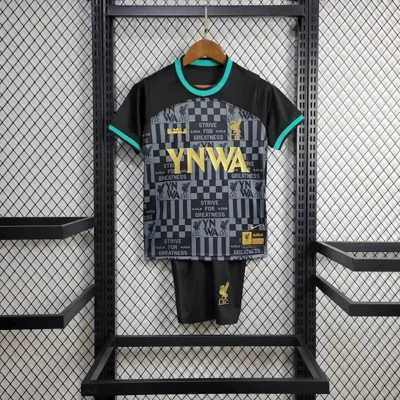 Camisa Liverpool x Lebron James 24/25 - Torcedor Infantil Preta e Dourada - Netmantos