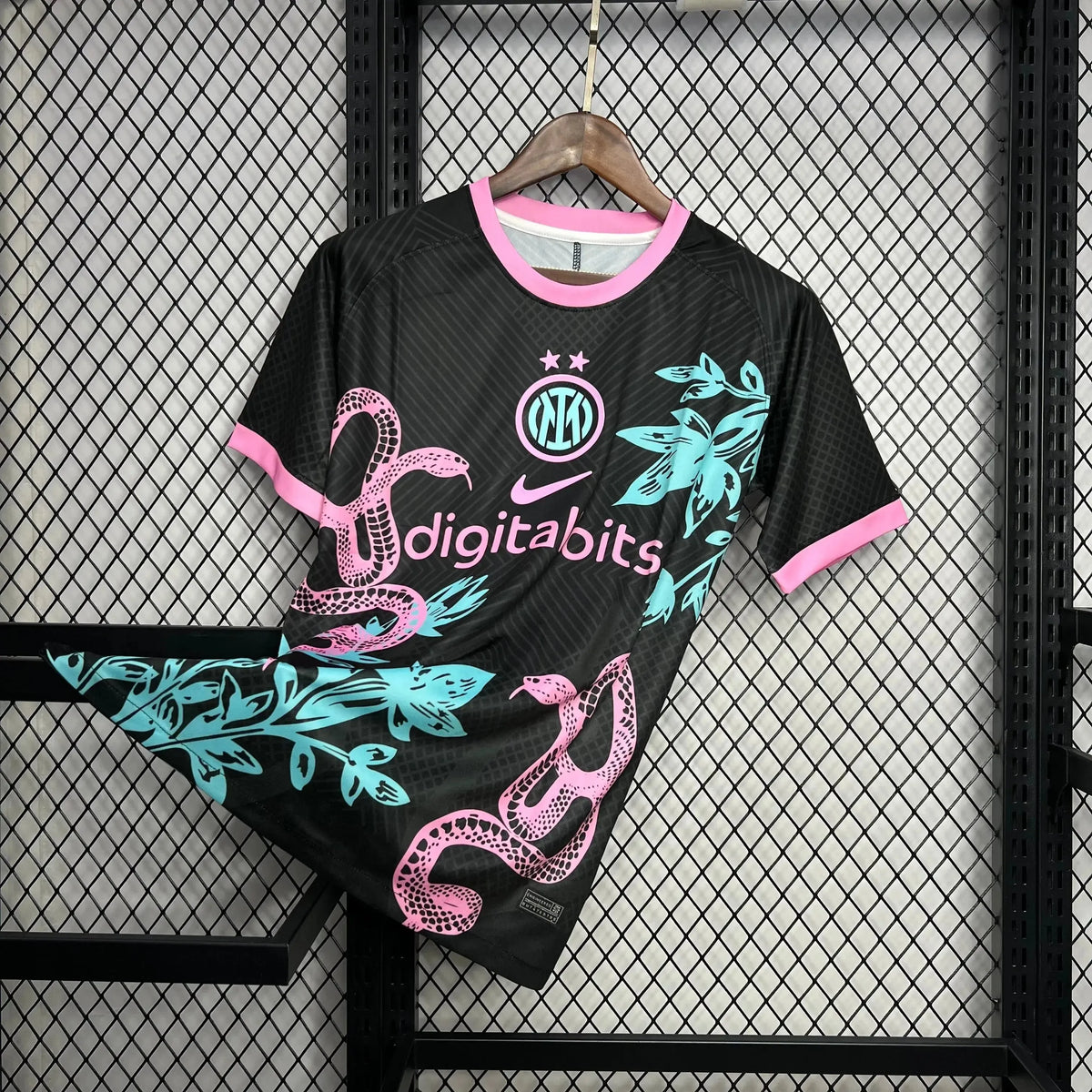Camisa Inter de Milão Edição Especial 24/25 - Torcedor Masculina Dragão Preta e Rosa - Netmantos