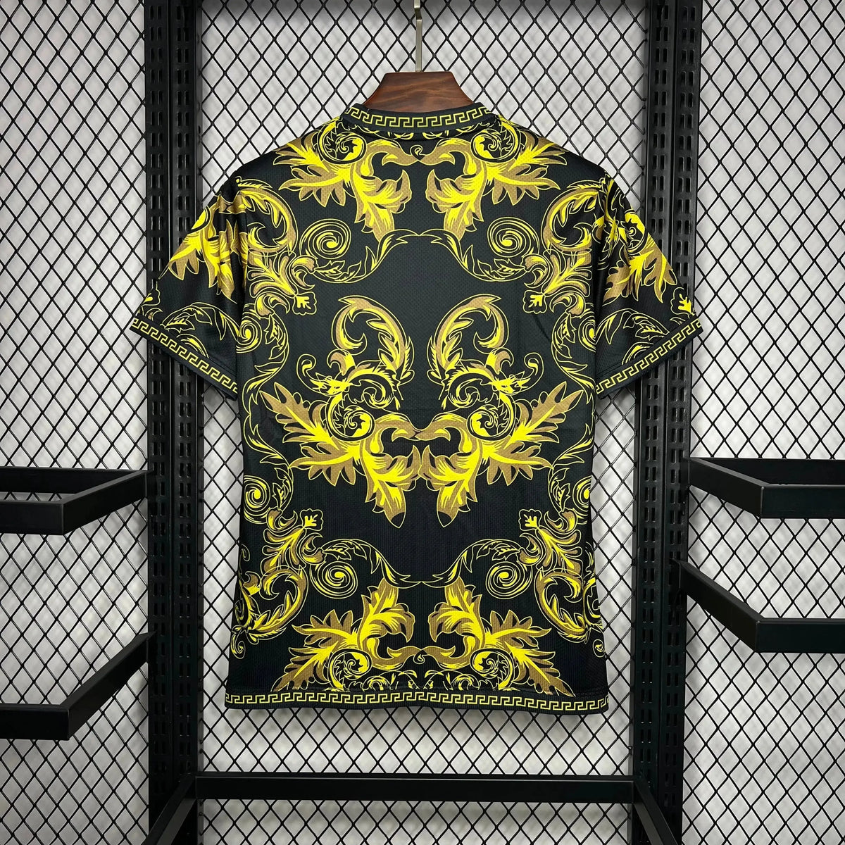 Camisa Itália x Versace 23/24- Torcedor Masculina Preta e Amarela - Netmantos