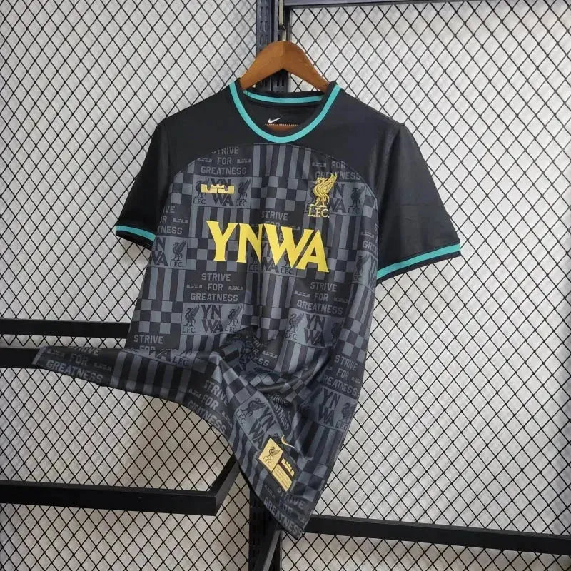 Camisa Liverpool x Lebron James 24/25 - Torcedor Masculina Preta e Dourada - Netmantos