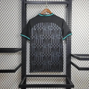 Camisa Liverpool x Lebron James 24/25 - Torcedor Masculina Preta e Dourada - Netmantos